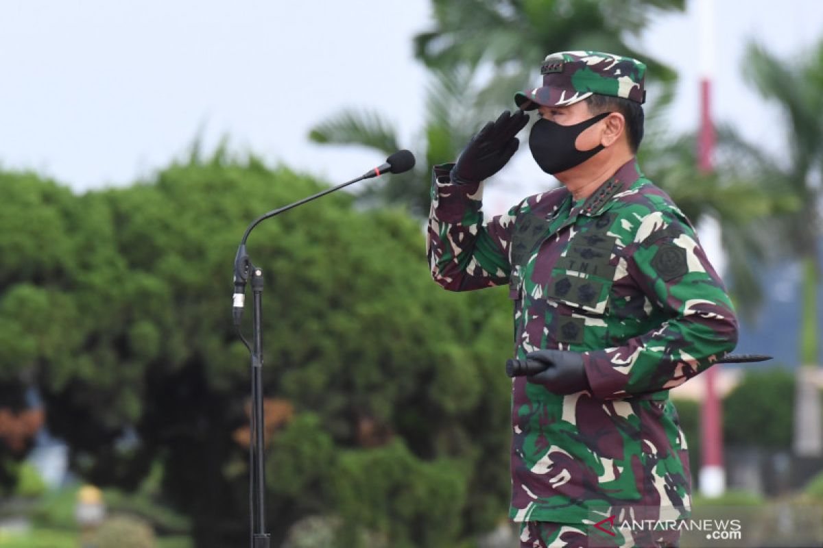 TNI-Polri diturunkan di 1.800 titik di empat provinsi disiplinkan masyarakat