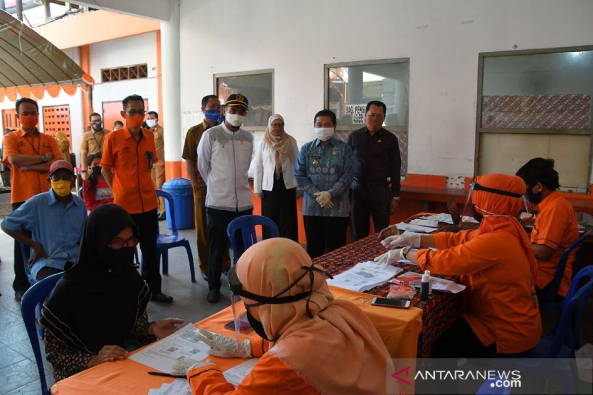 Banjarmasin salurkan BST Tahap Pertama