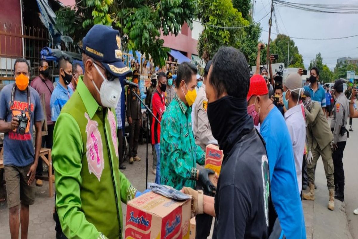 Pemprov Papua bantu 2.000 paket sembako di lokasi karantina