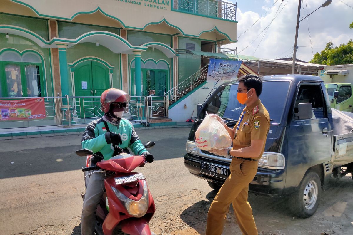 Bandarlampung salurkan 1.500 paket sembako ke ojek online