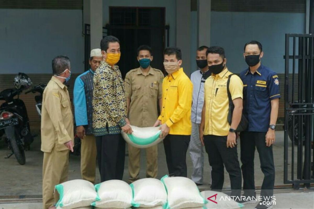 Warga 44 desa dan lima kelurahan dapat bantuan beras