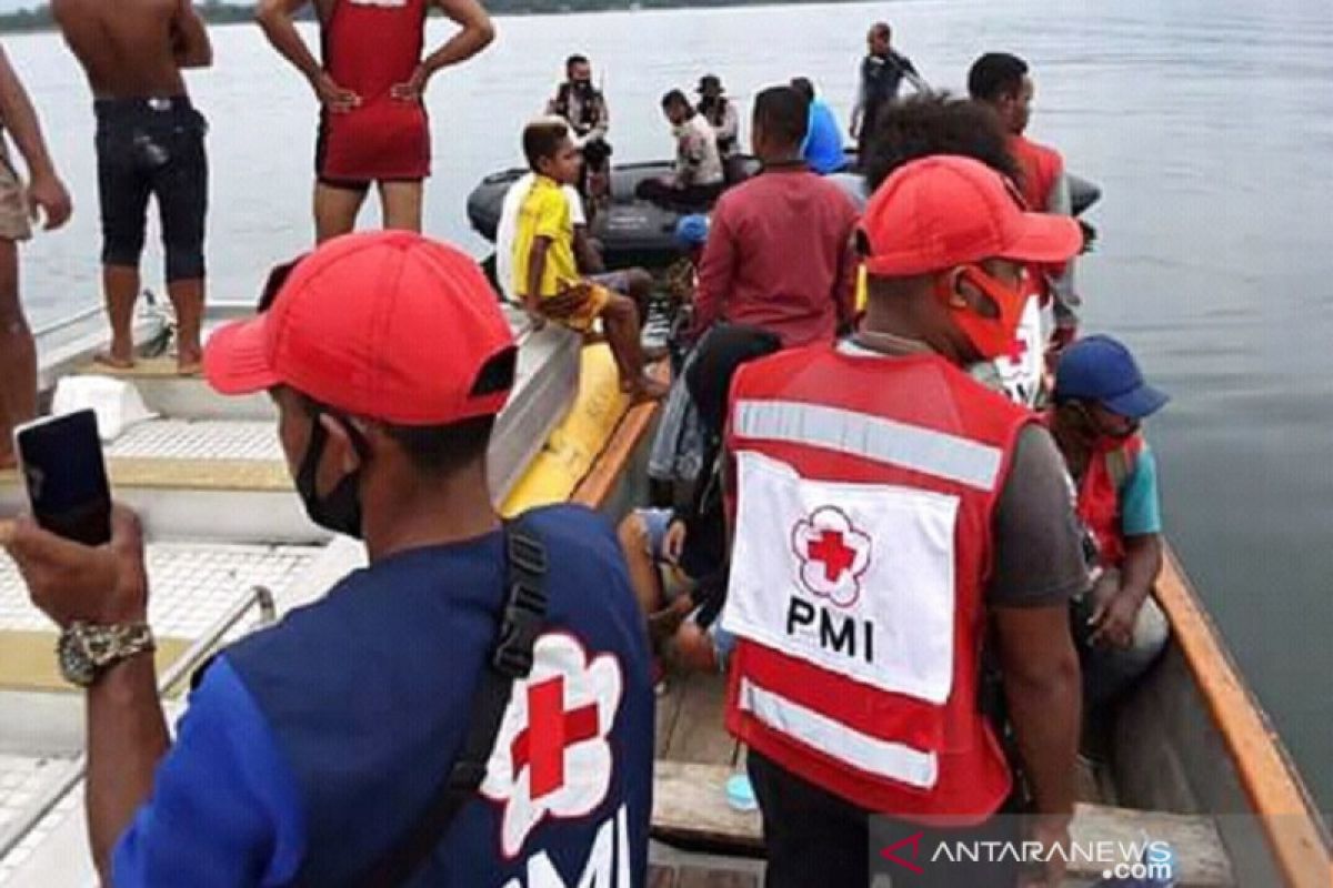 PMI bantu evakuasi pesawat jatuh milik MAF di Danau Sentani Papua