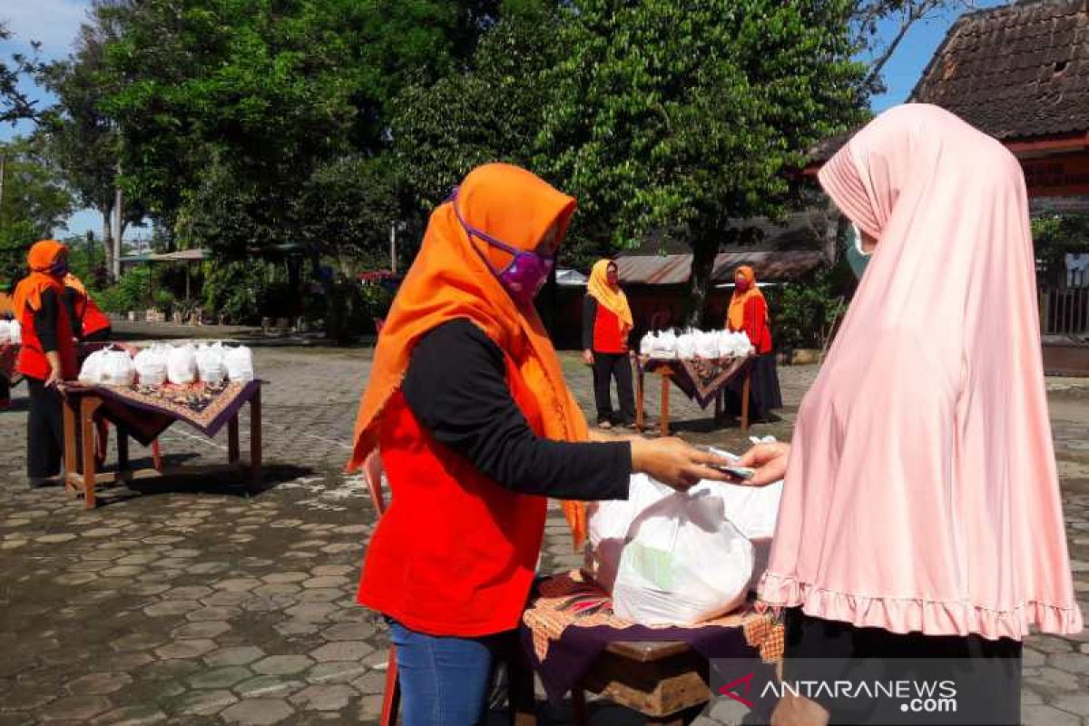 Desa Badran gelar pasar murah bantu warga cukupi kebutuhan pokok