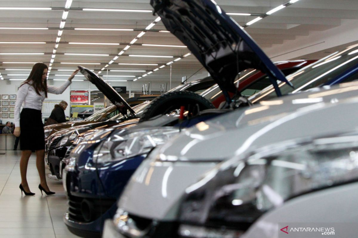 Penjualan mobil di Rusia terjun 72 persen