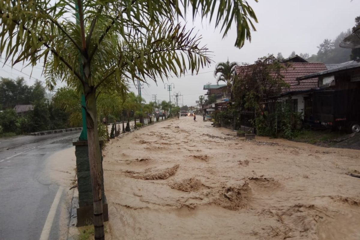 Empat kampung di Aceh Tengah dilanda Banjir bandang, 11 rumah terendam material longsor