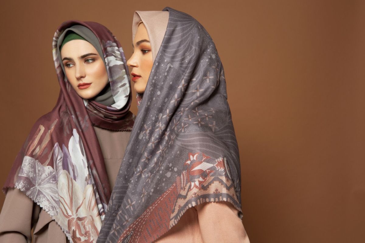 Busana muslim simpel, longgar dan berwarna pastel jadi tren