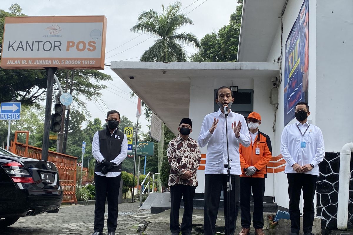 Presiden Jokowi menilai penyerahan bantuan tunai di Kota Bogor berjalan baik