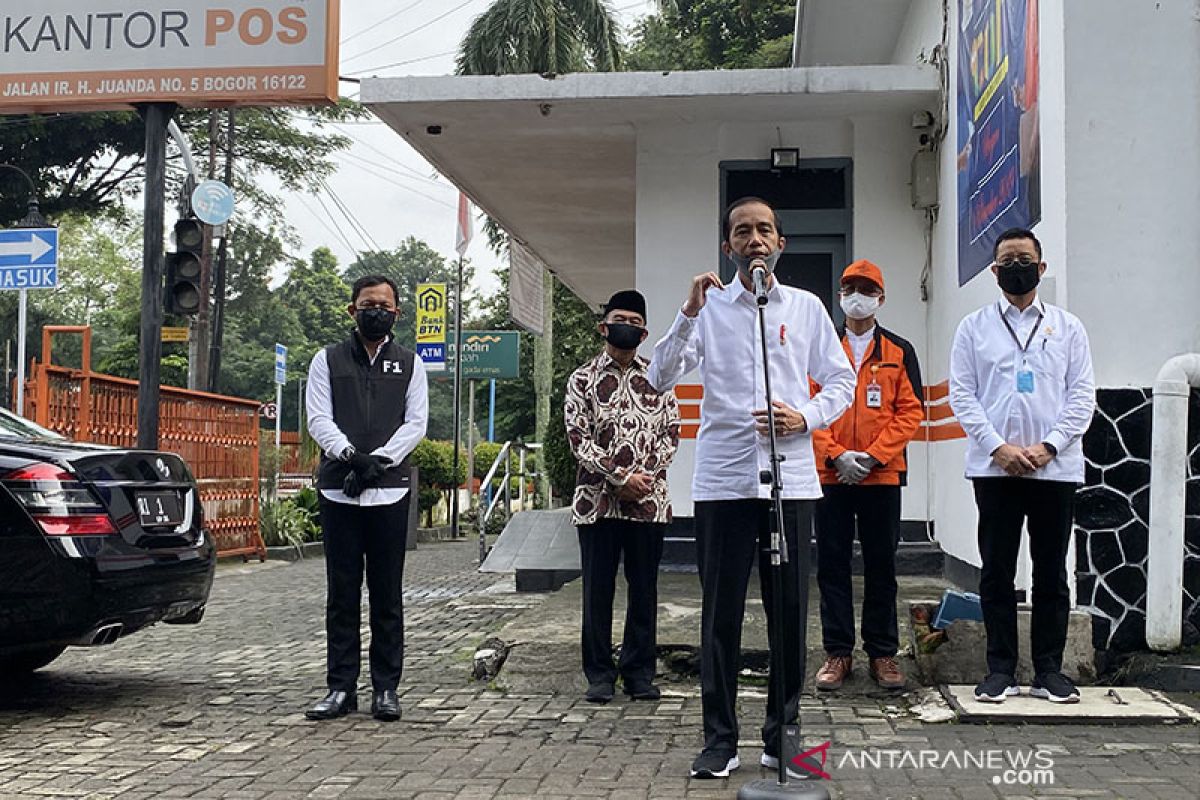 Presiden Jokowi minta warga yang belum terdaftar terima bansos untuk lapor