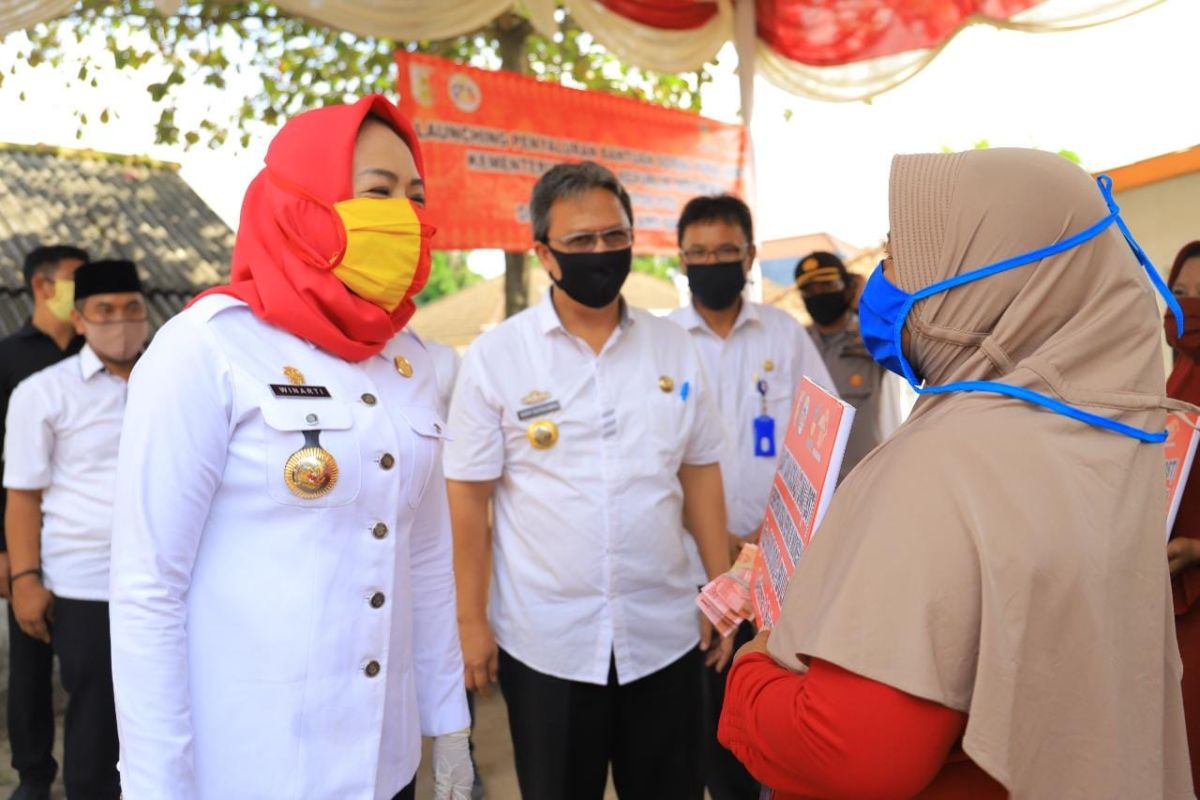 Bupati Winarti imbau aparat selamatkan dokumen penting warga