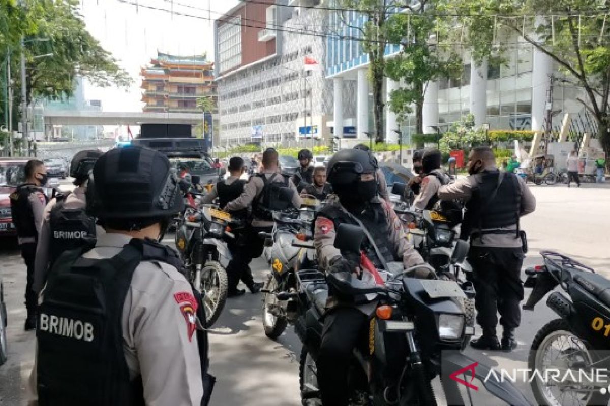 Cegah penyebaran COVID-19, Sat Brimob Polda Sumut gelar patroli skala besar