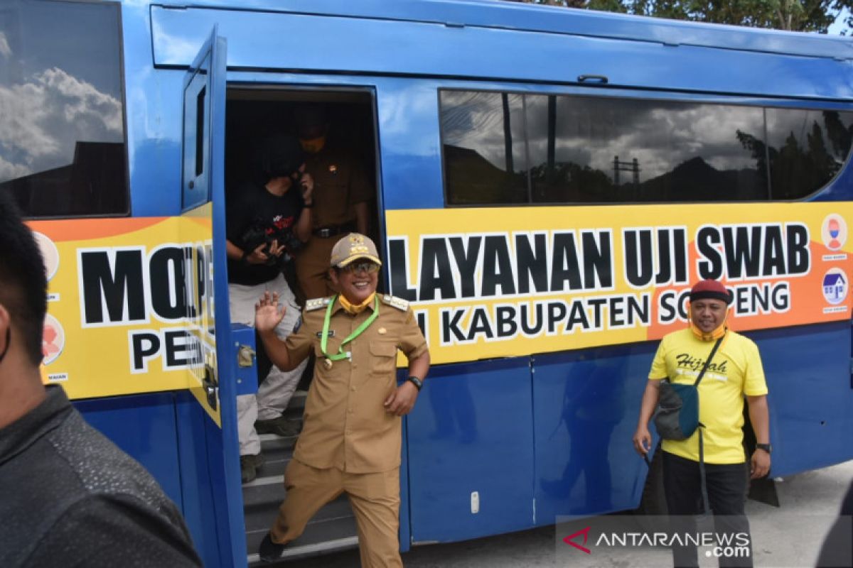 Pemkab Soppeng miliki bus untuk uji swab COVID-19