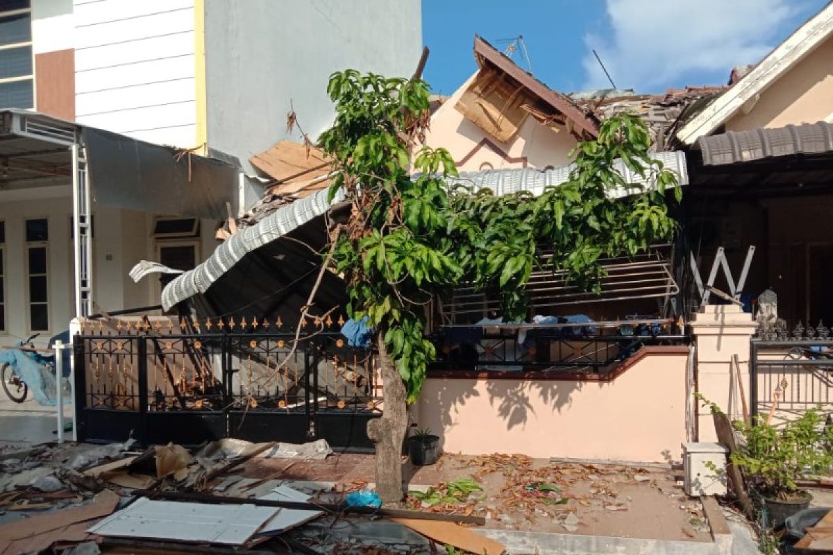 Satu orang jadi korban ledakan di Komplek Cemara Asri