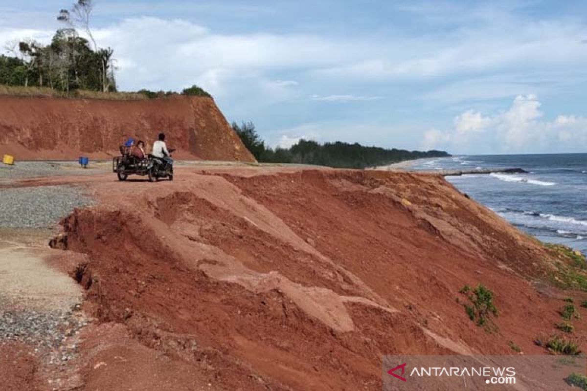 Tebing longsor, Pemkab Aceh Jaya baru usulkan anggaran perbaikan tahun 2021