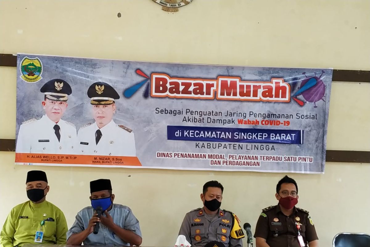 Dipimpin Wakapolres, Polres Lingga kawal Bazar murah