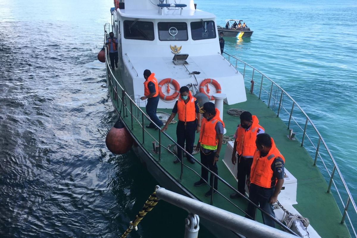 KSOP Tanjung Balai Karimun periksa kandasnya kapal Indonesia dan Iran