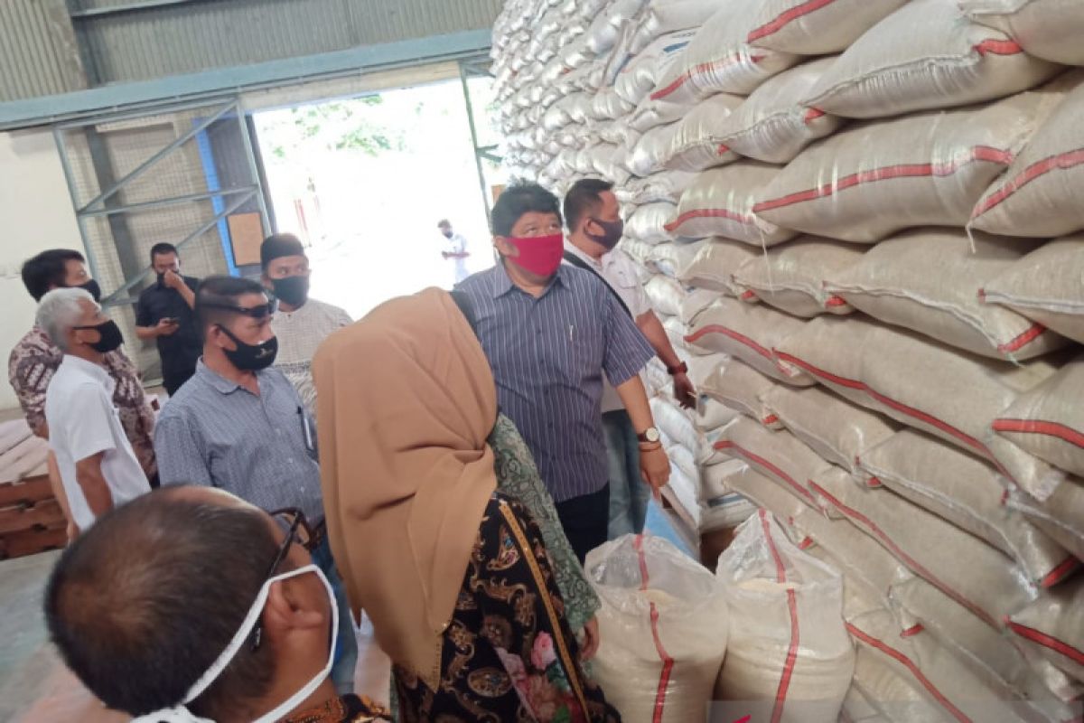 DPRD Karawang temukan cadangan beras berkutu, untuk dapur umum