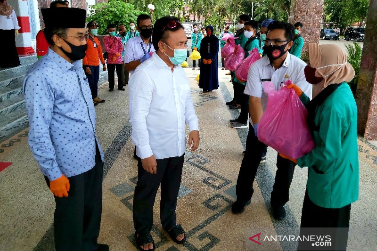 Gubernur Kalteng salurkan bantuan sembako kepada mahasiswa