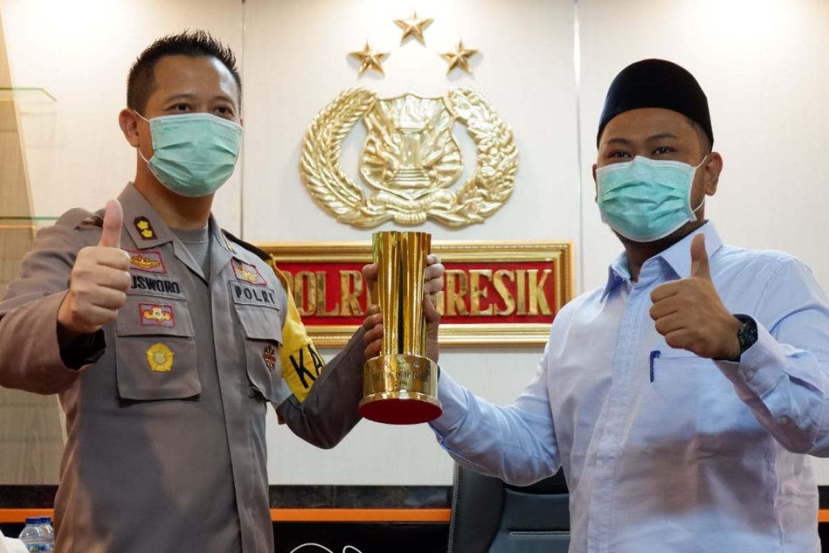 PWI Gresik beri apresiasi lima tokoh daerah