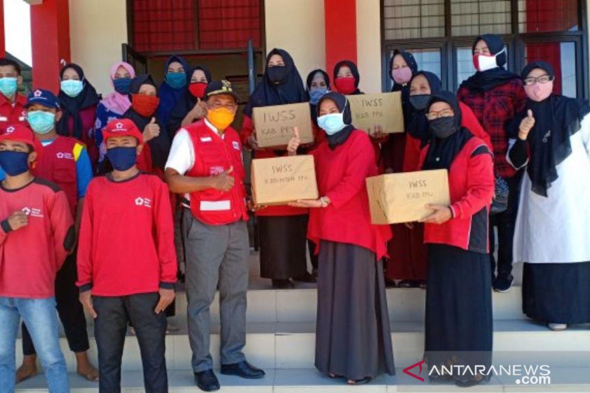 IWSS Penajam serahkan bantuan 650 masker ke PMI