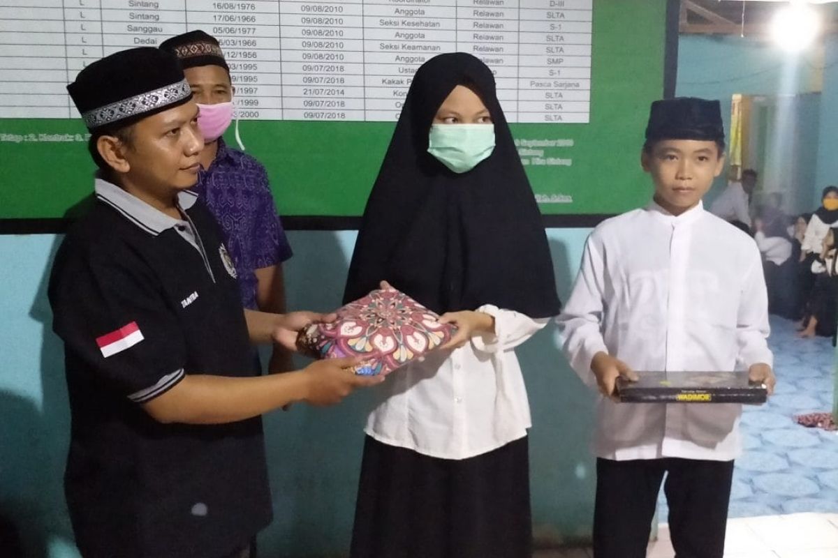 PWI Sintang buka bersama dan santuni Panti Asuhan Hira