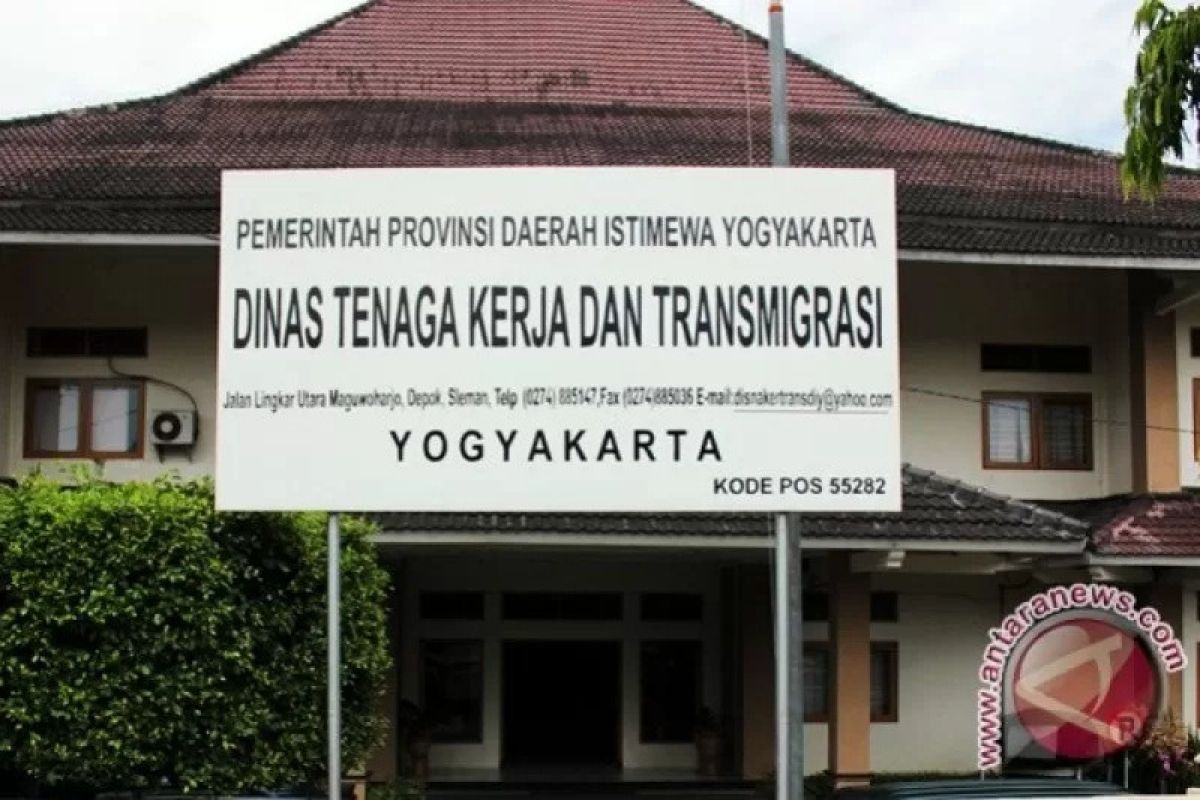 Disnakertrans DIY membuka posko layanan pengaduan THR 2020