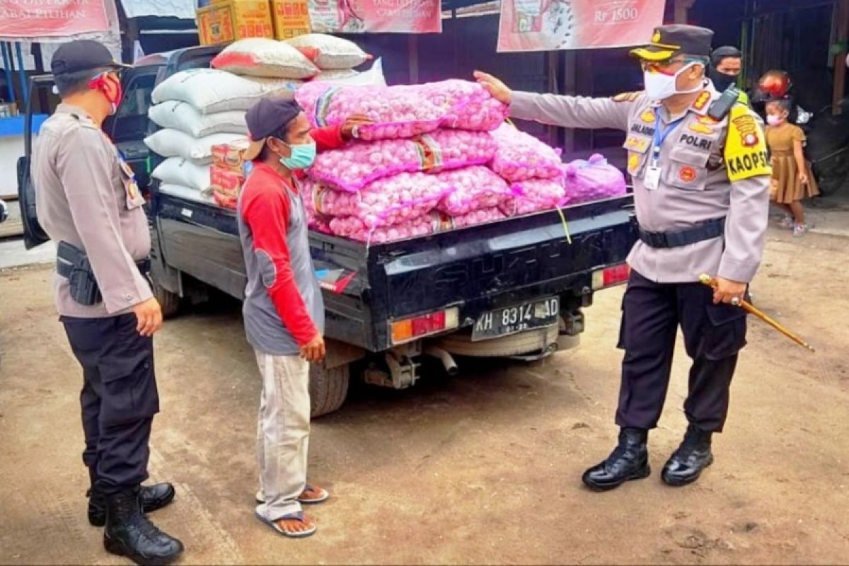 Kapolresta Palangka Raya pantau harga sembako di pasar tradisional