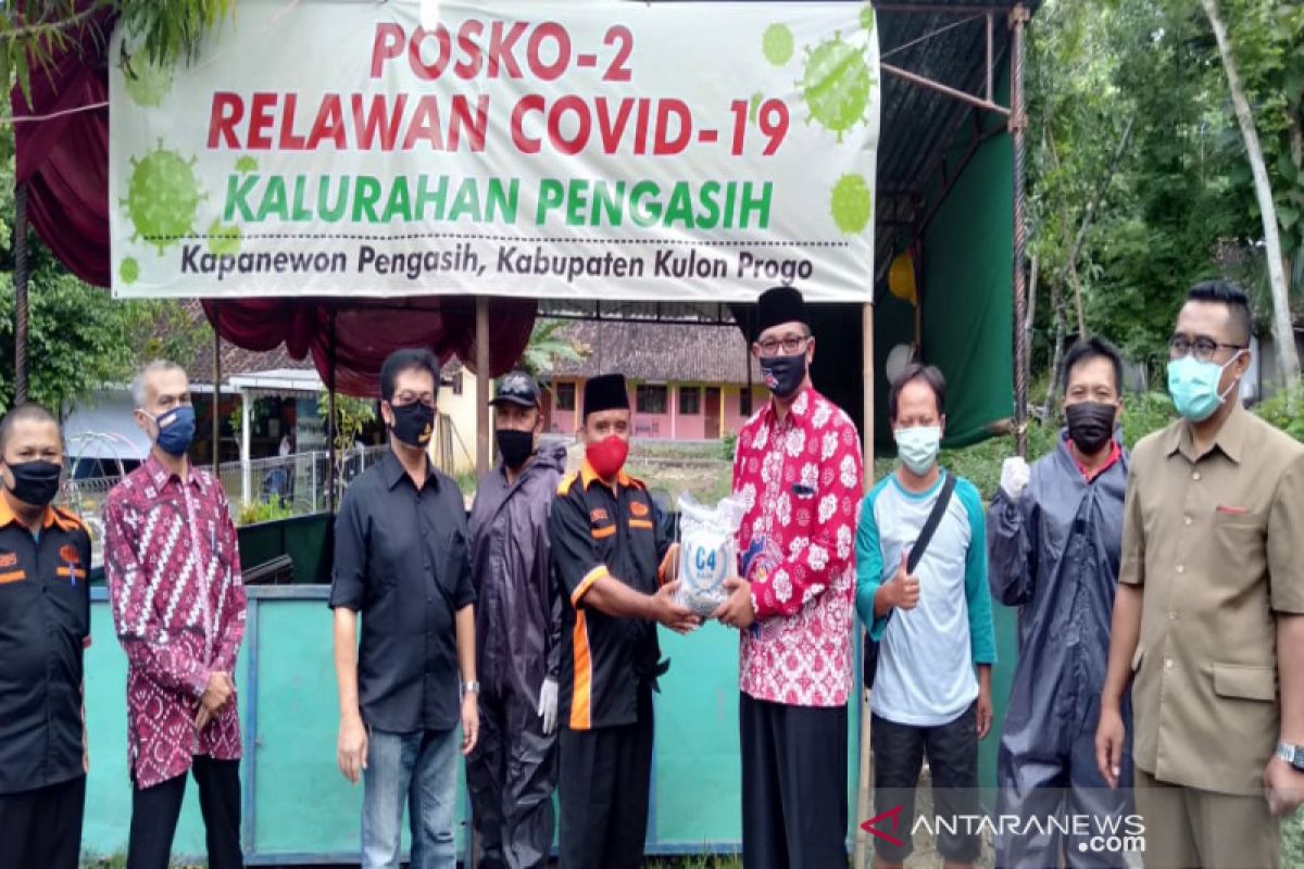 Anggota DPRD Kulon Progo bantu pemudik di lokasi isolasi