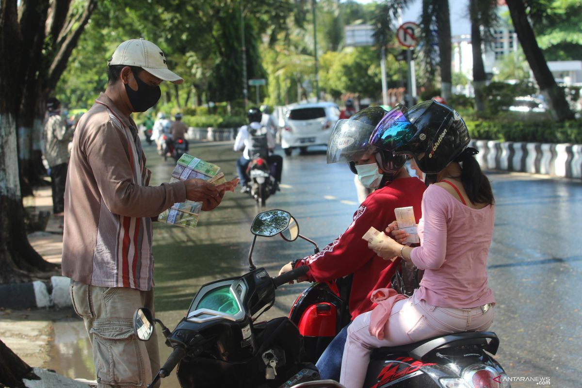 Jasa penukaran uang di Banjarmasin mulai sudah menjamur