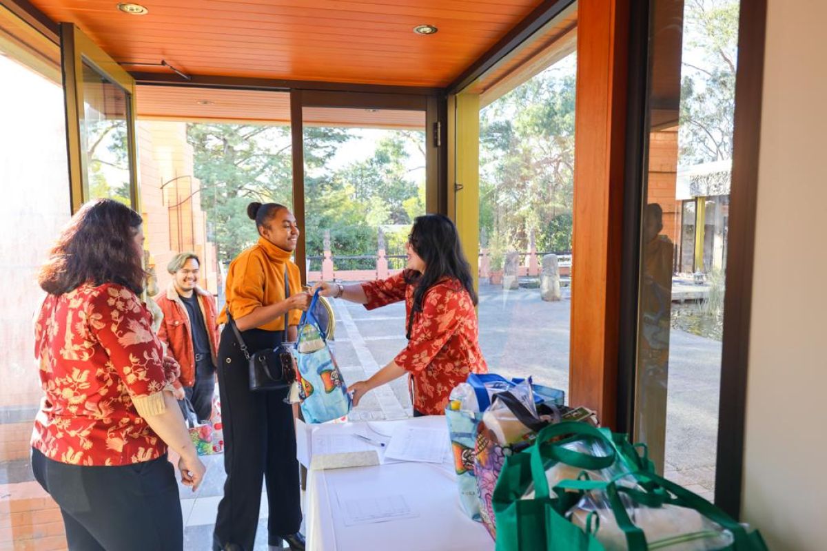 80 aid packages distributed to Indonesians in Canberra