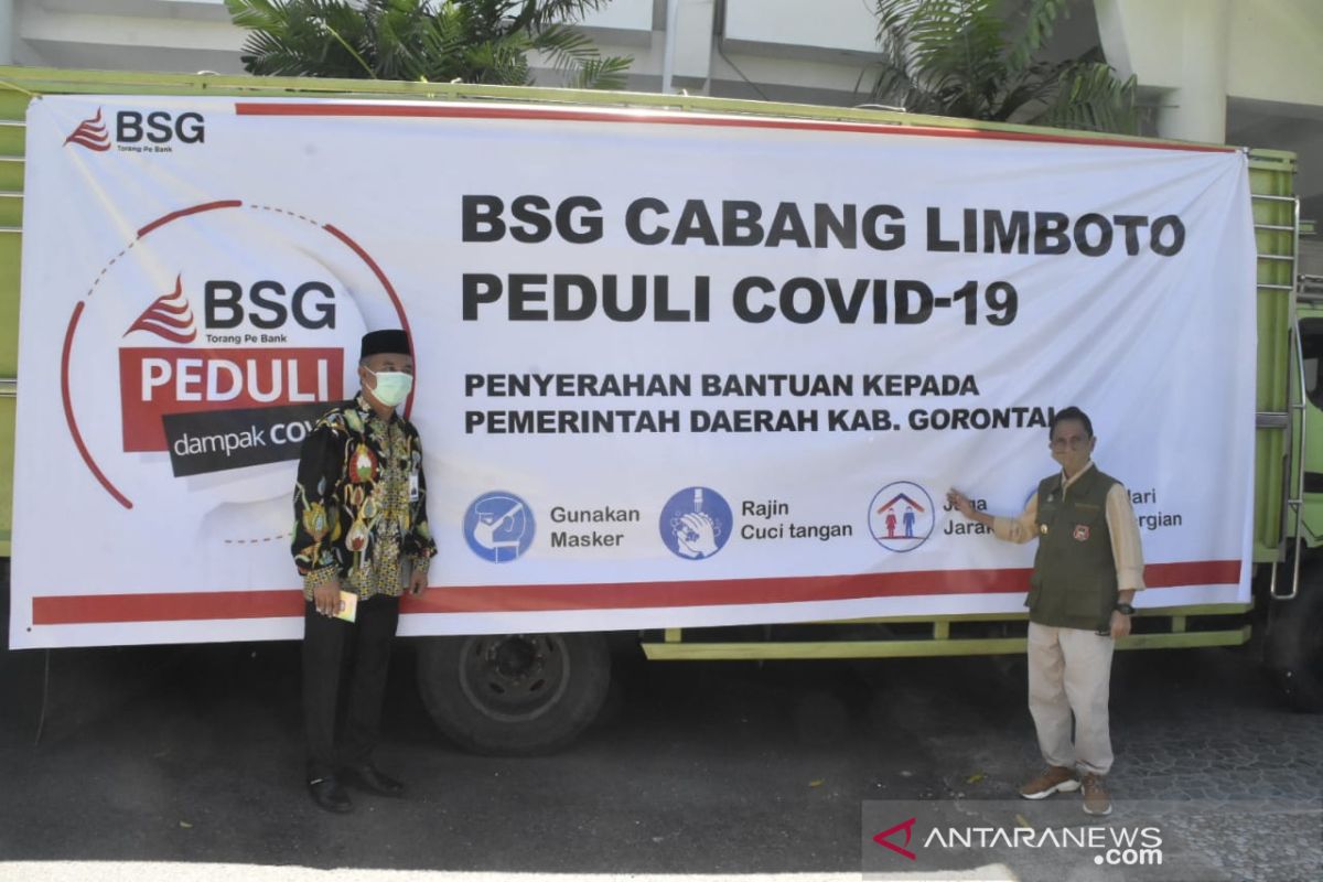 Bank SulutGo cabang Limboto berikan bantuan APD dan bahan pokok