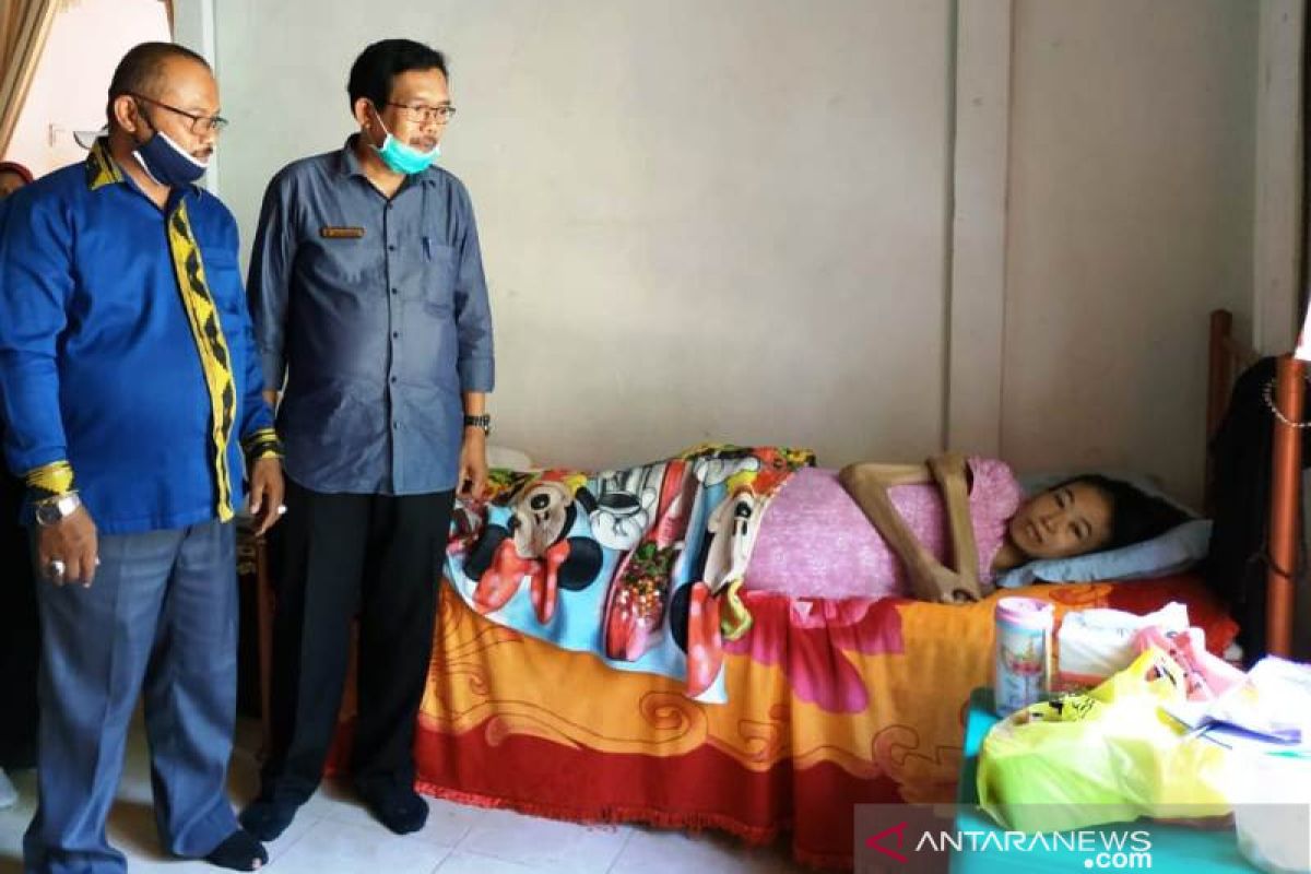 Warga Padang Pariaman kumpulkan donasi puluhan juta bantu ibu penderita tumor