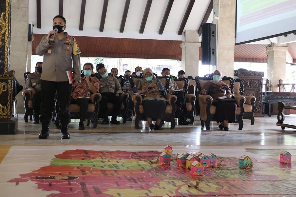 1.275 personel gabungan disiagakan selama PSBB Kabupaten Malang