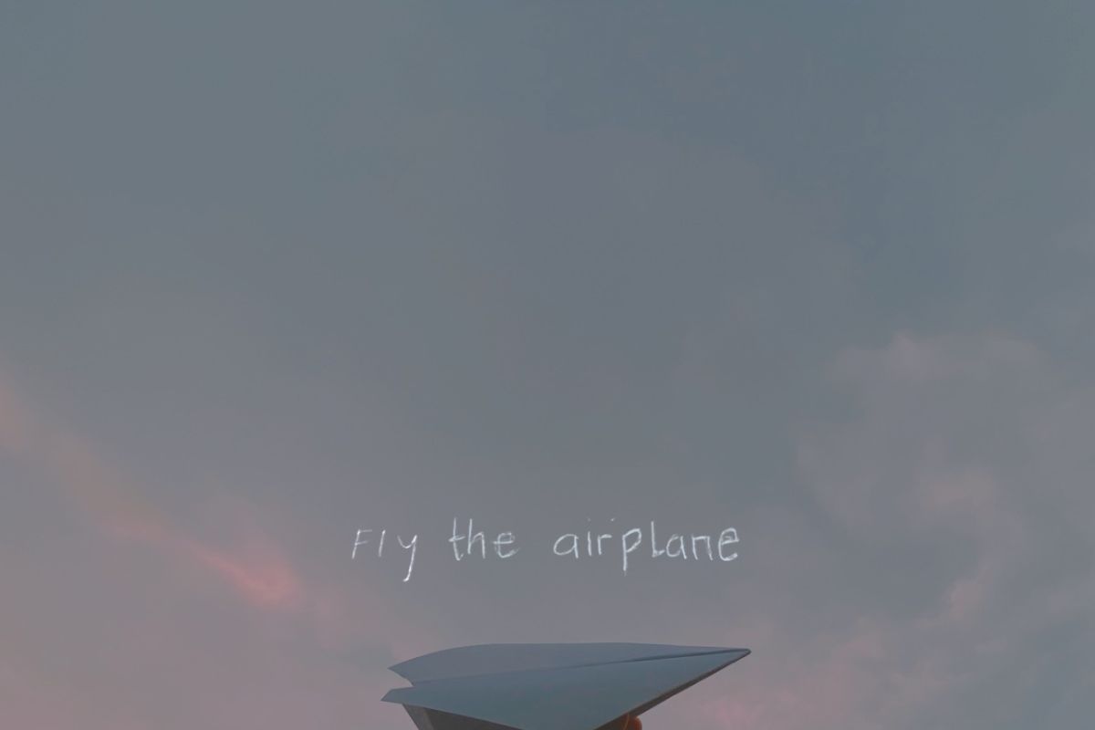 Rama Davis rilis lagu berbahasa Inggris "Fly The Airplane"
