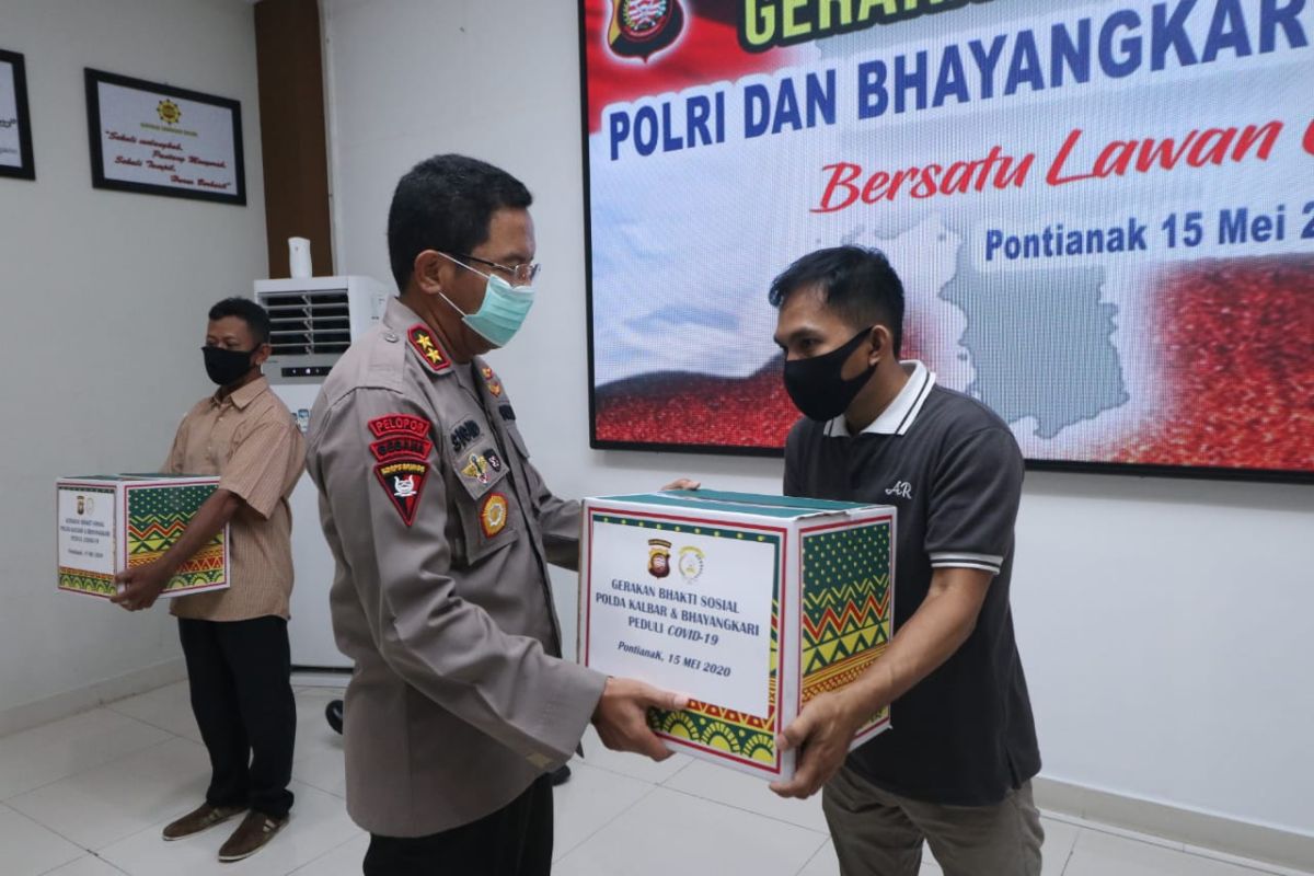 Polda Kalbar kembali salurkan sebanyak 12.113 paket sembako