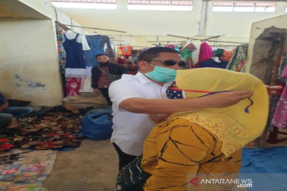 Antisipasi COVID-19, pedagang di Tapsel diwajibkan gunakan masker