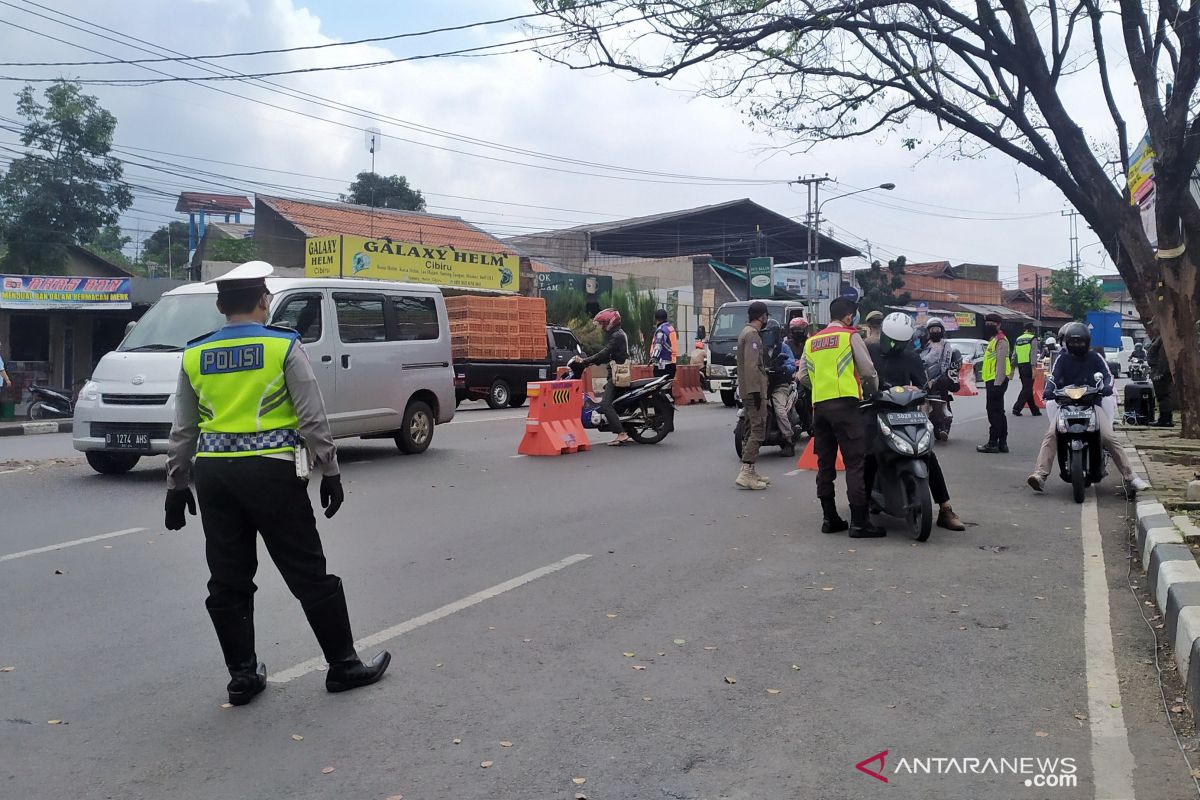 Pengamat sarankan pelanggar PSBB dikenai sanksi sosial