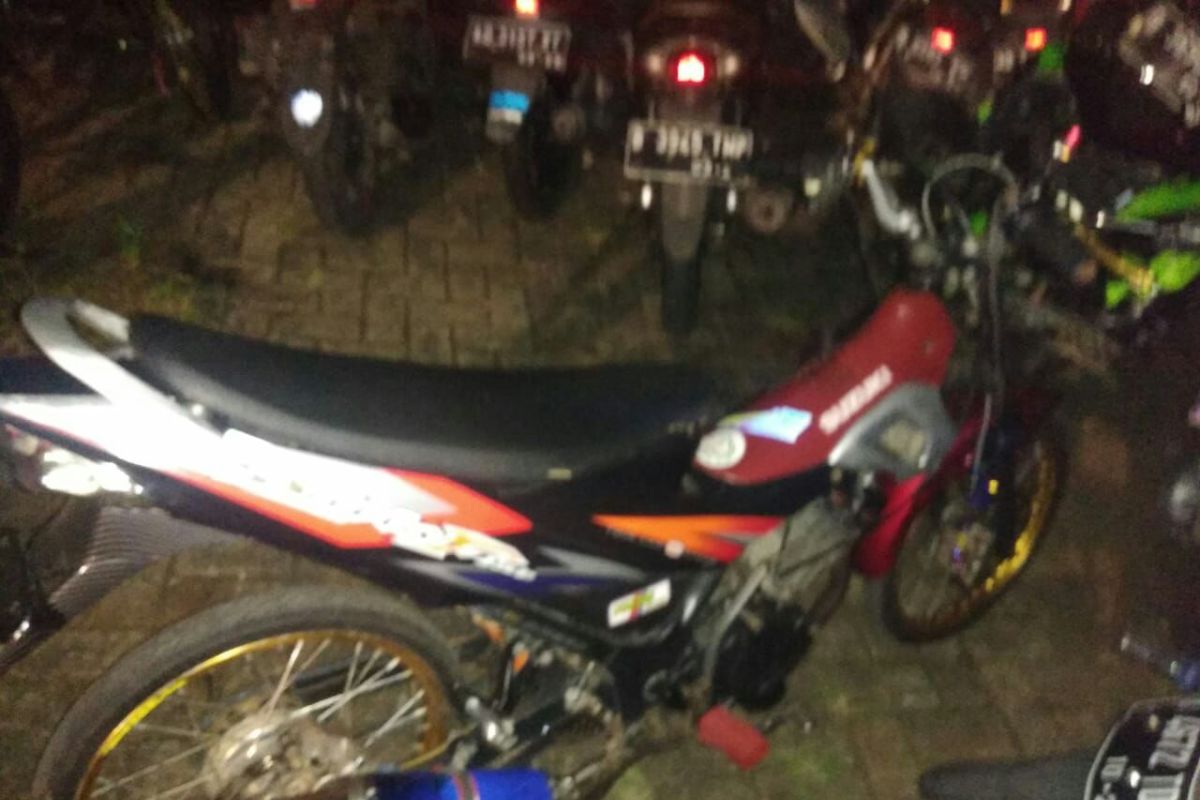 Pendorong gerobak sampah tewas setelah ditabrak pengendara sepeda motor