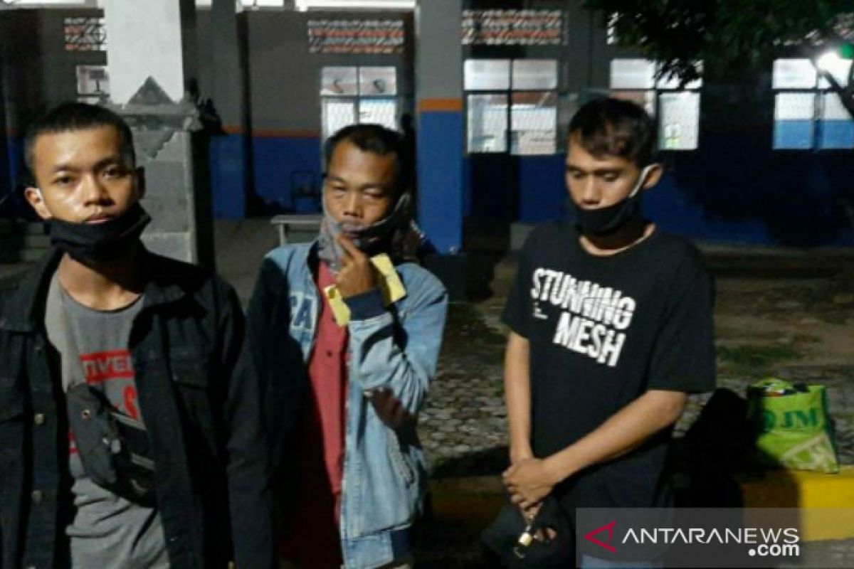 Posko COVID-19 Pelabuhan Tanjungkalian tangkap tiga penumpang ilegal