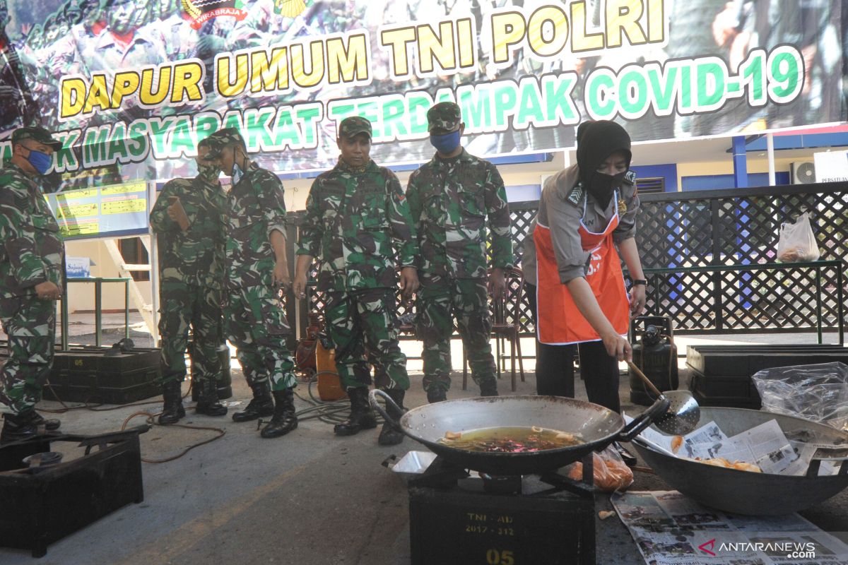 Dapur umum TNI penuhi konsumsi masyarakat dan prajurit di wilayah bencana