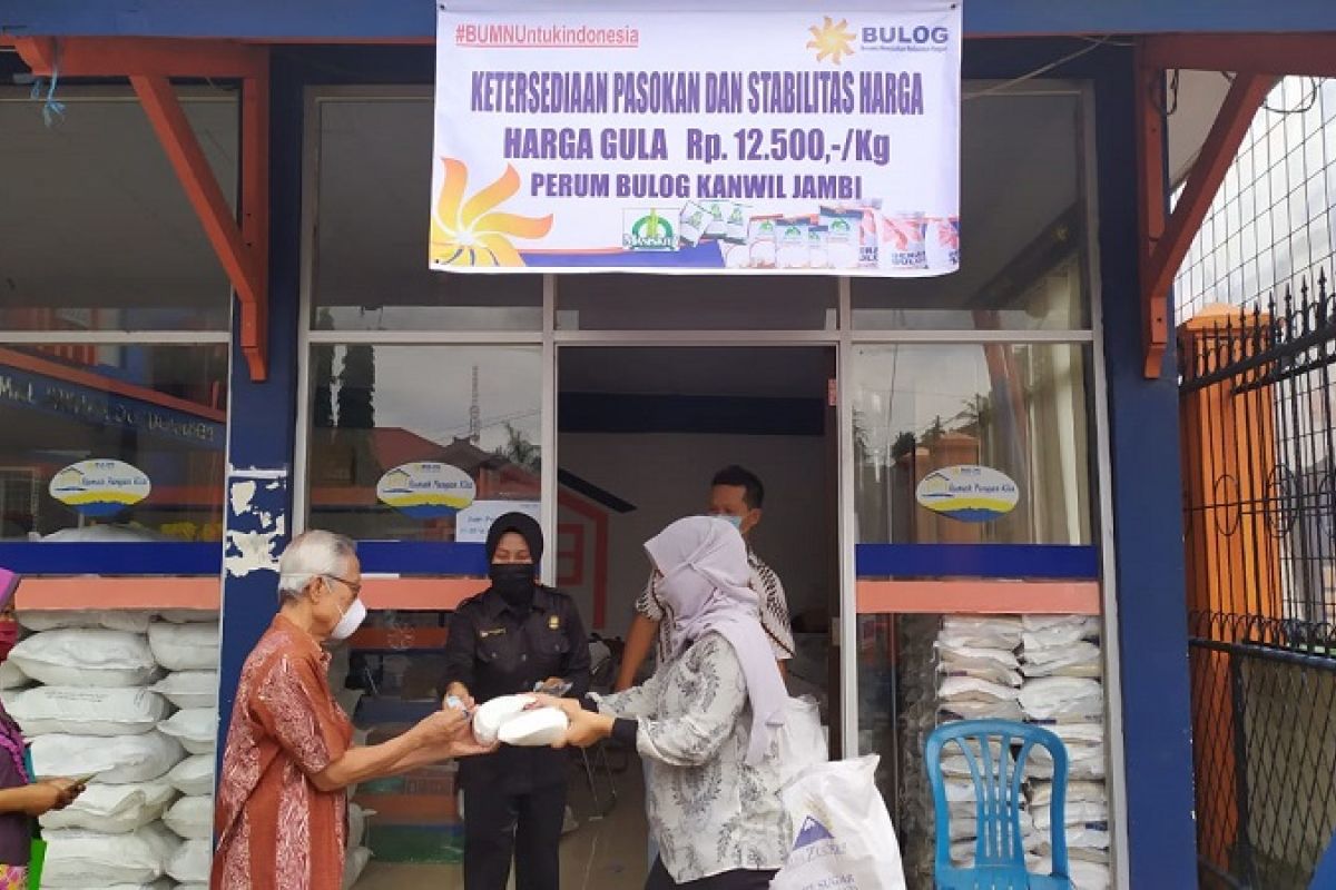 Bulog Jambi gelar operasi pasar gula putih, warga tak perlu khawatir stok lebaran