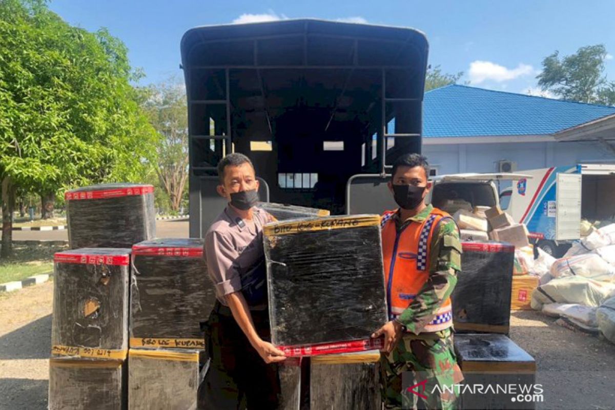 Polda NTT dapat bantuan APD dan alat kesehatan dari warga Tionghoa