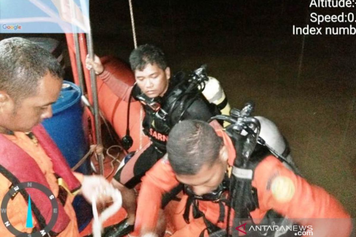 Angin kencang hantam perahu, satu orang tenggelam di sungai dan belum ditemukan