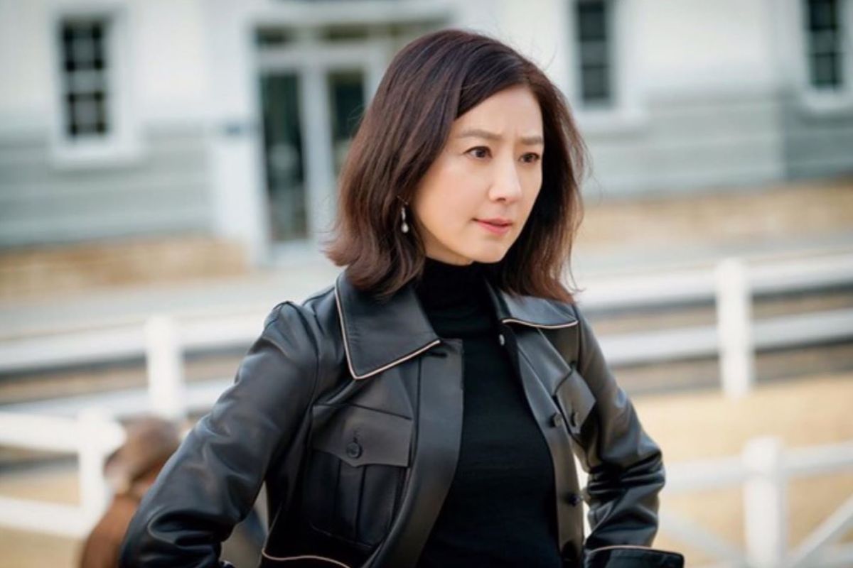 Artis Kim Hee Ae bicara soal perannya sebagai Ji Sun Woo di serial "The World of the Married"