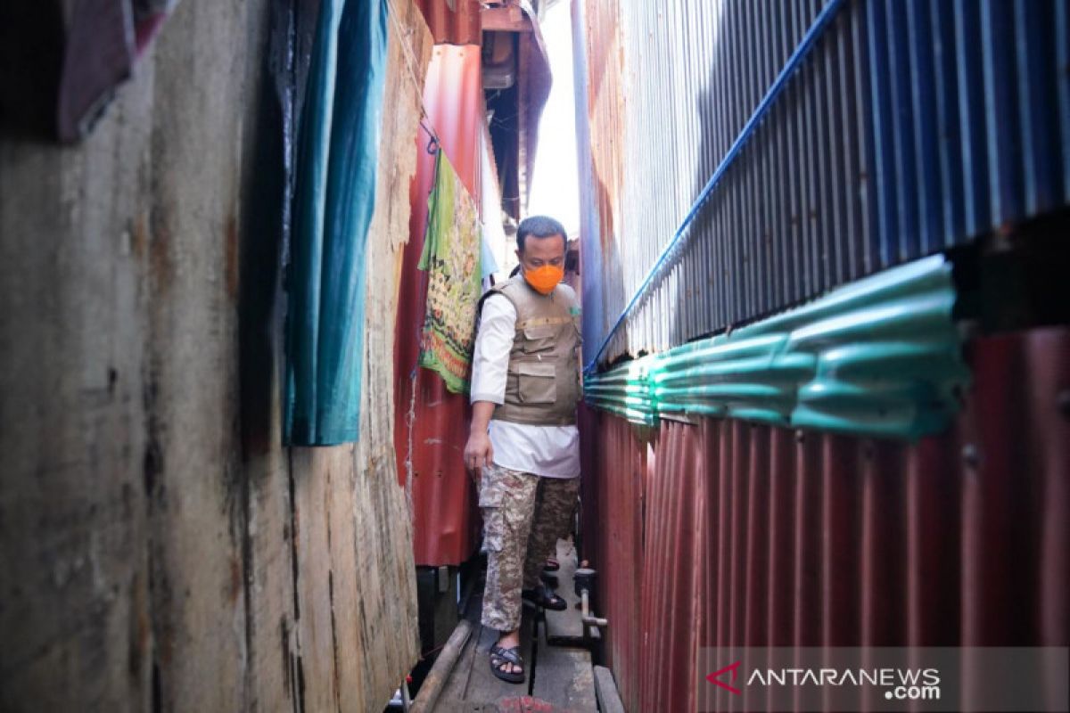 Wagub Sulsel susuri lorong pastikan kondisi warga terdampak COVID-19