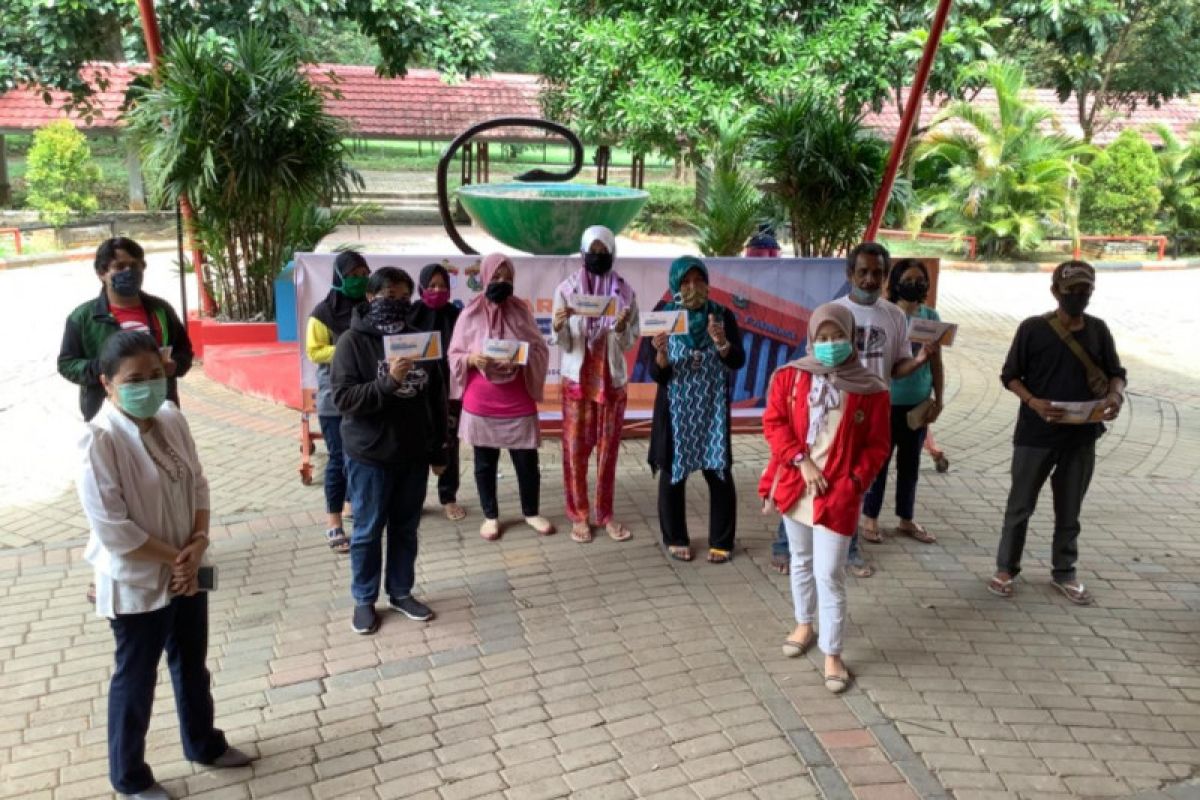 BEM Farmasi Unhas gelar aksi peduli penjual di kantin