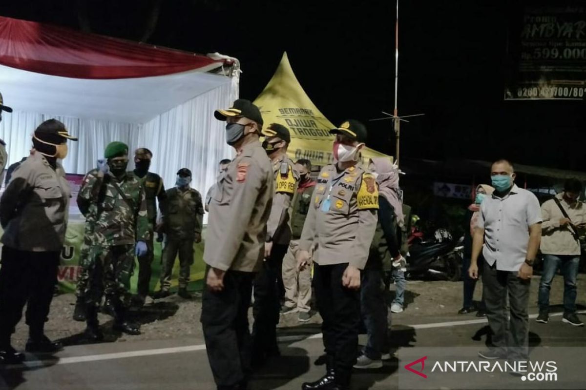 Kapolres Subang lakukan pengecekan pos pengamanan di jalan Tol Cipali