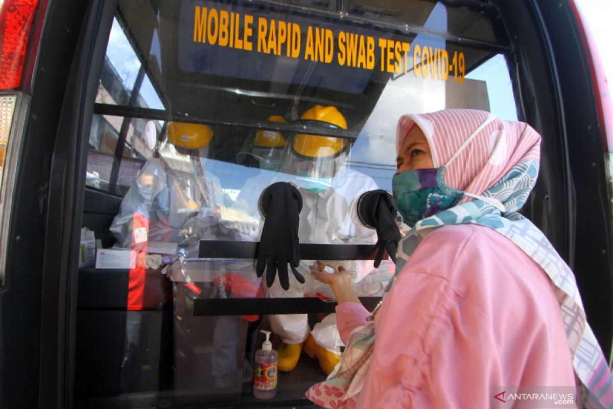 Mass rapid test in Banjarmasin's six traditional markets , 129 people reactive