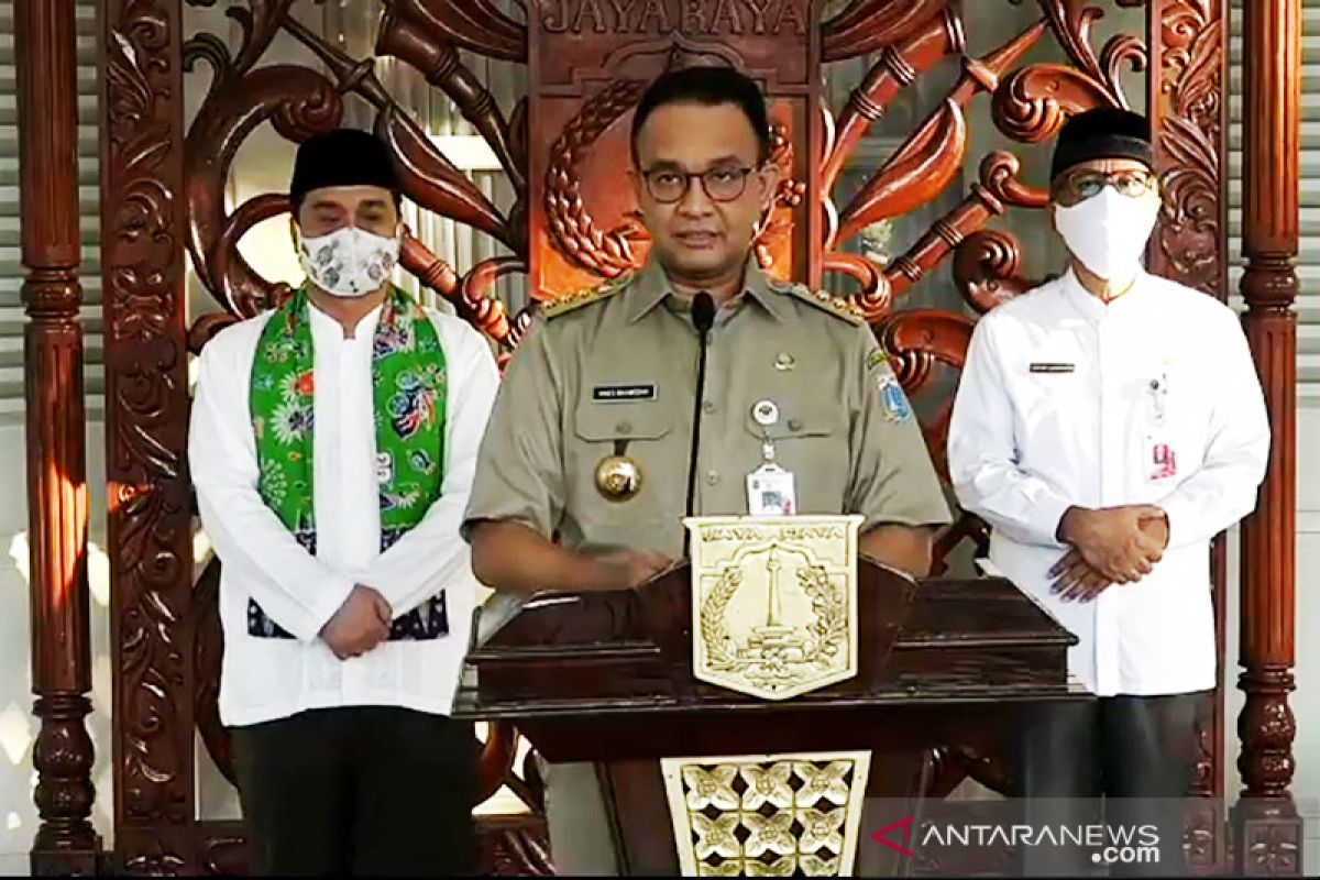 Anies beri apresiasi petugas medis saat Idul Fitri 1441 H