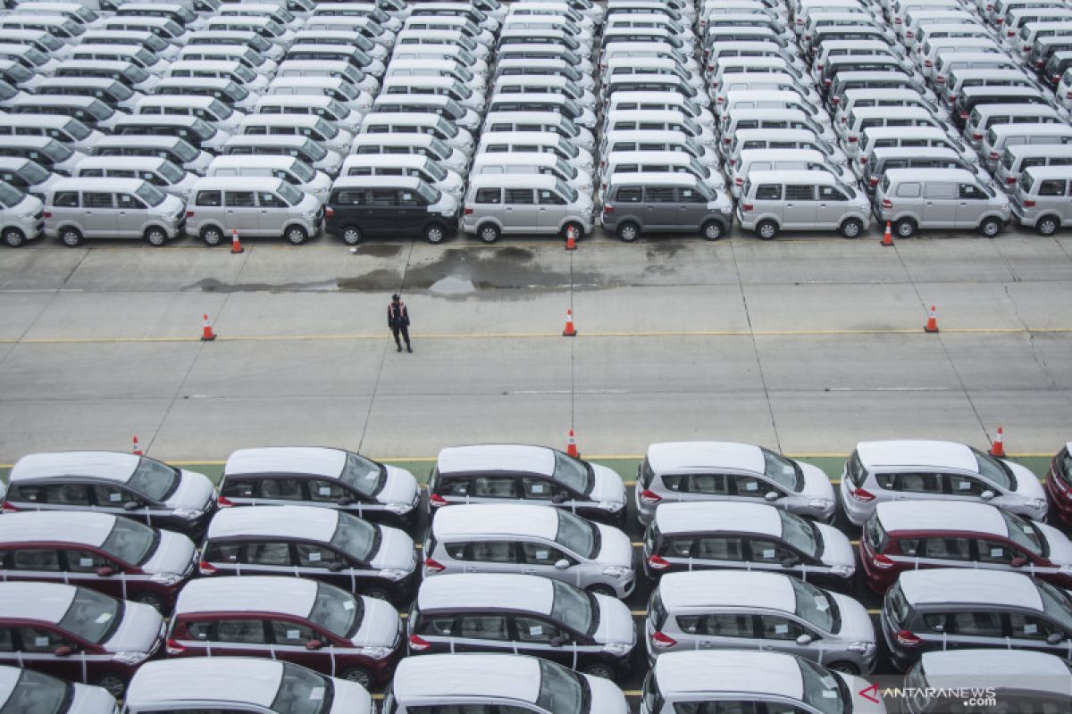 Penjualan mobil semua merek Indonesia anjlok 90,6 persen