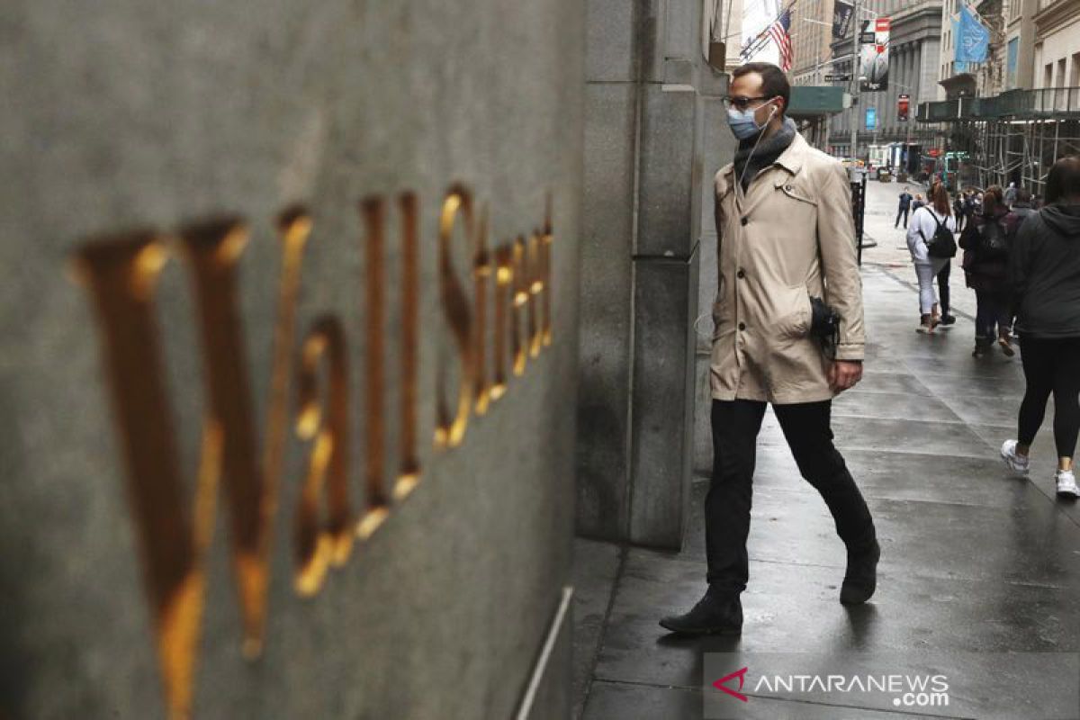 Wall Street melonjak diangkat sektor energi, Dow naik di atas 500 poin